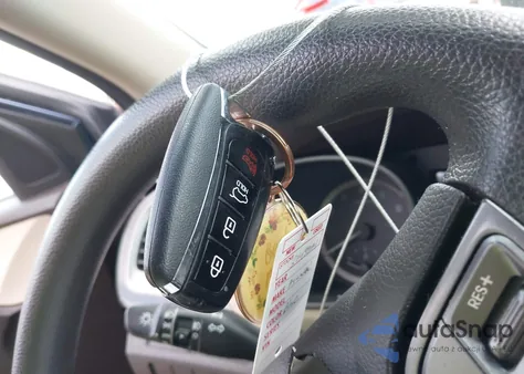 2018 Hyundai Santa Fe Sport 2.4L from USA, damaged, VIN 5XYZU3LB4JG509255